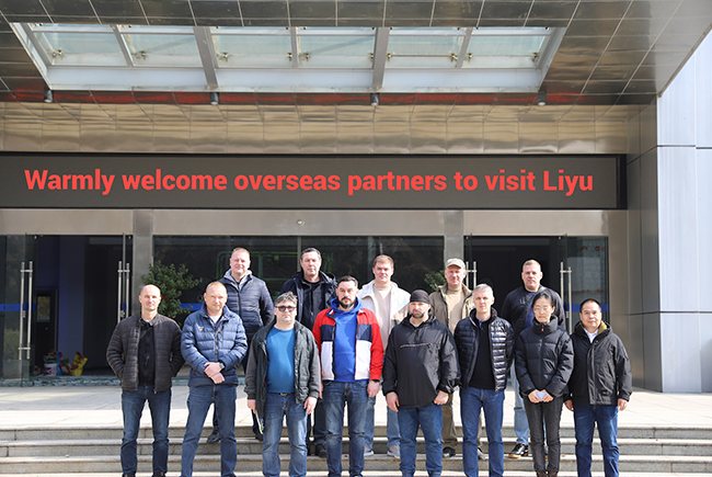 Capacitación de habilidades, crecimiento energizante - El entrenamiento de Liyu Overseas Partners comienza